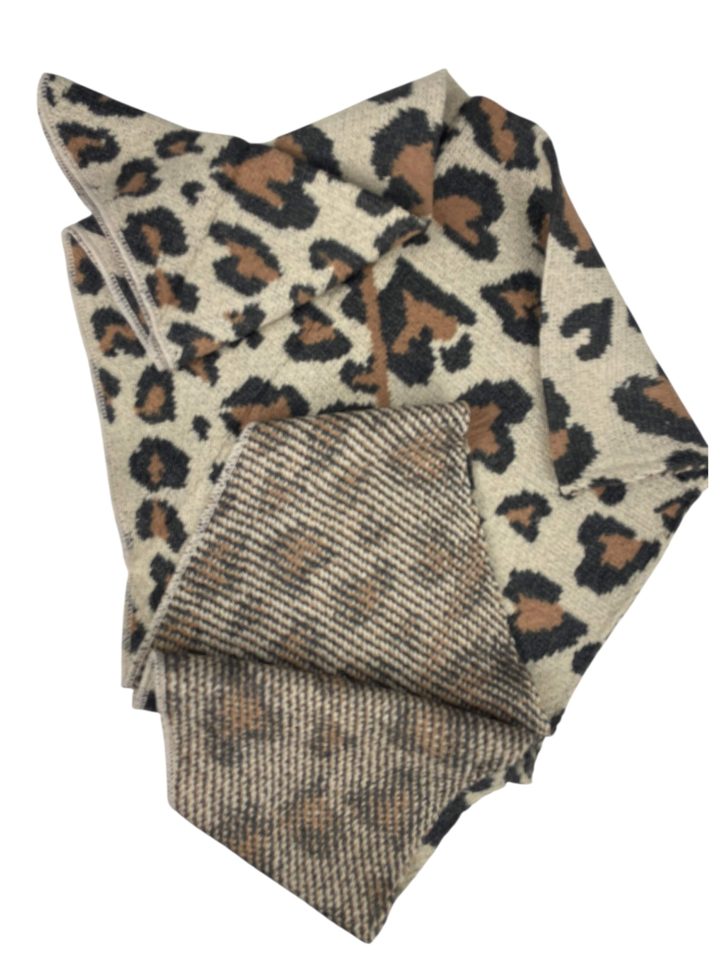 Kumixi Schal 'Leo'‌‌‌‌ in Beige