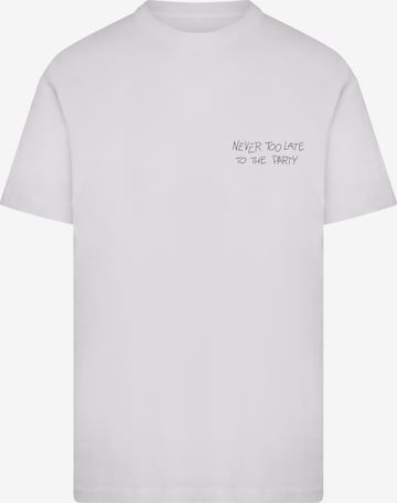 Mister Tee Shirt 'Never Too Late To The Party' in White: front