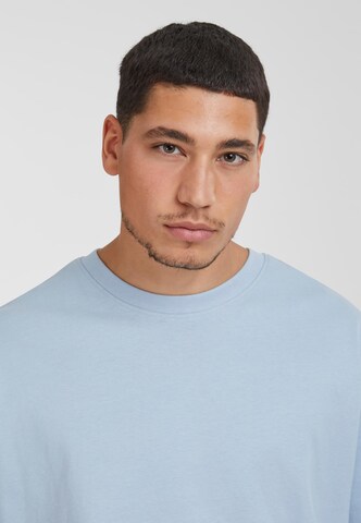 T-Shirt Urban Classics en bleu