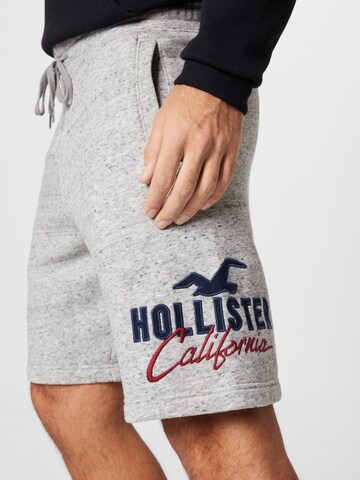 HOLLISTER Regular Trousers in Grey