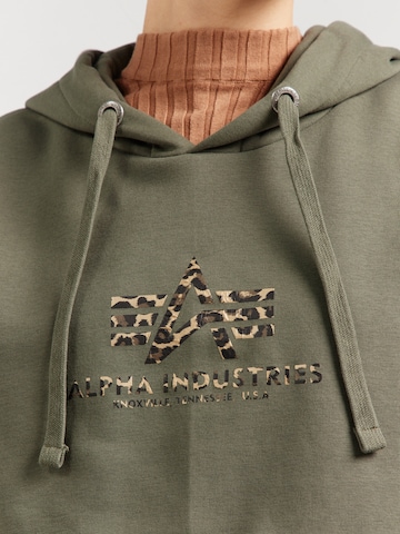 ALPHA INDUSTRIESSweater majica 'Mirror Leo' - zelena boja