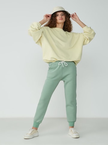 C&City Pants in Green: front