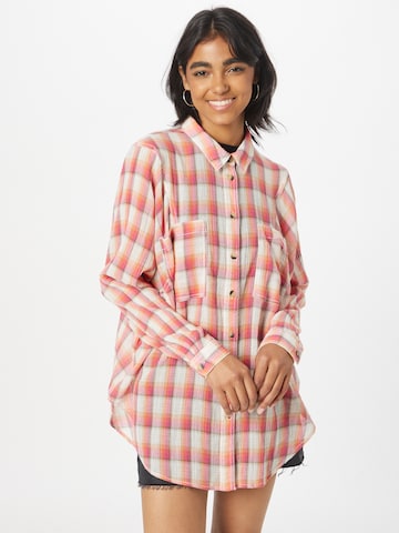 BDG Urban Outfitters Blouse 'ROBYN' in Roze: voorkant