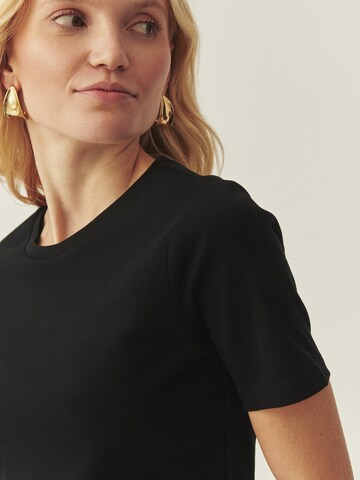 TATUUM Футболка в Черный