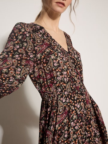 Apricot Dress ' ' in Black