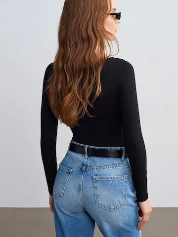 Dilvin - Blusa body em preto