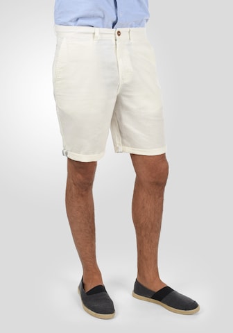 !Solid Regular Pants 'Loras' in White: front
