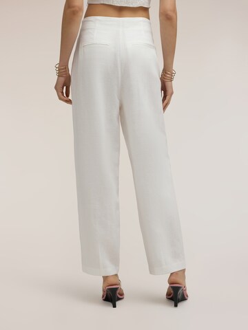 MOTIVI - regular Pantalón en blanco
