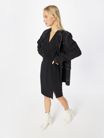 Robe fourreau COMMA en noir