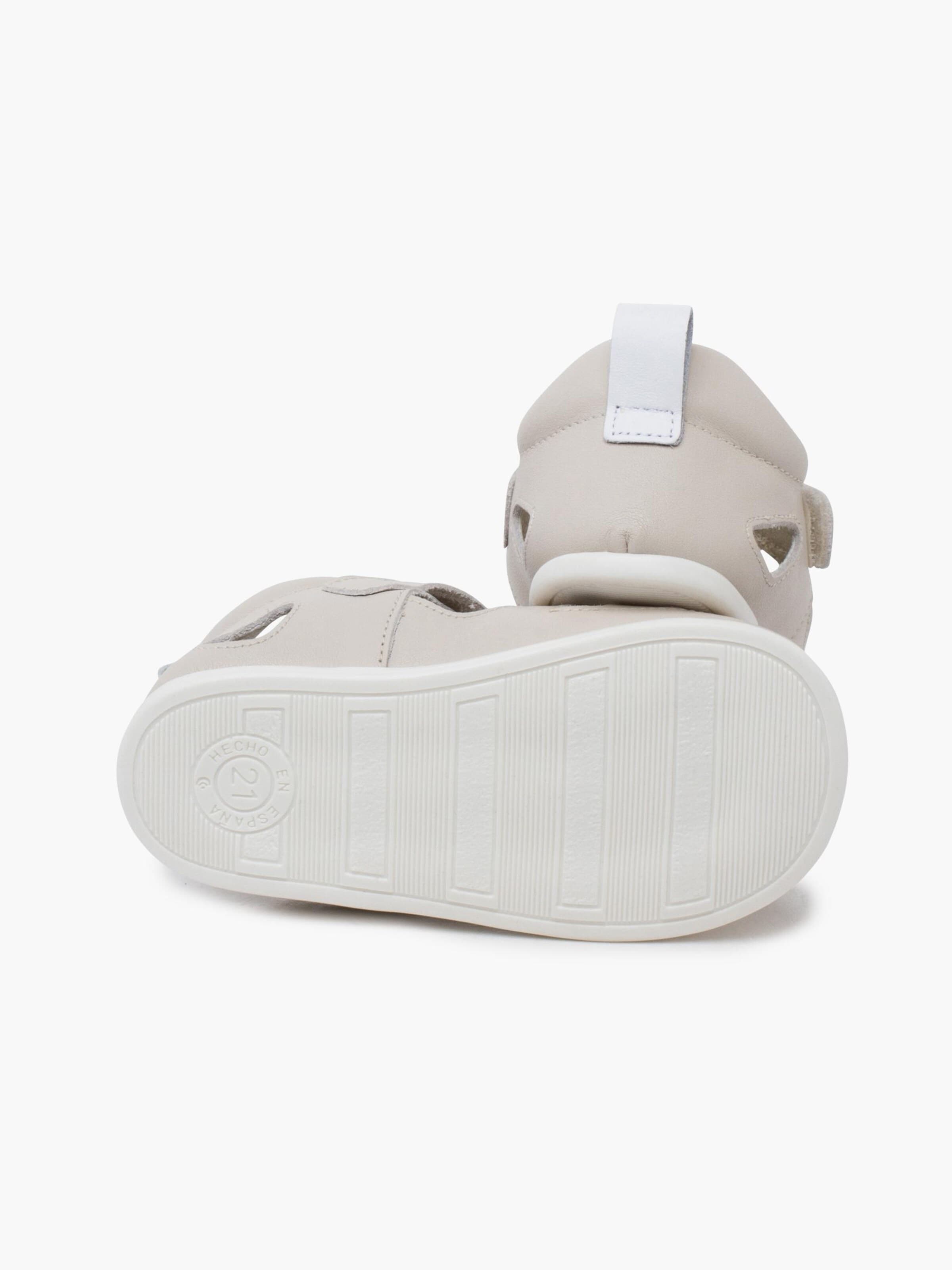 Pisamonas First-Step Shoes in White