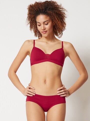 Skiny Triangle Bra in Red: front