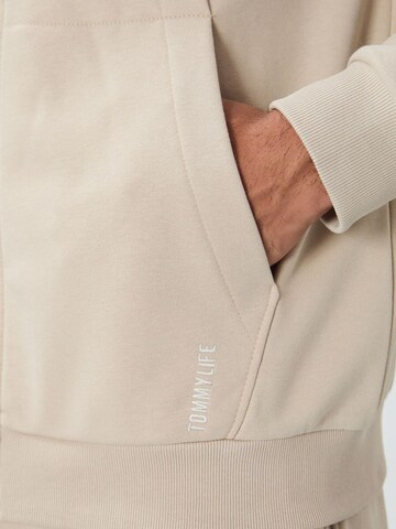 Tommy Life Joggingpak in Beige
