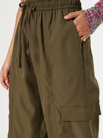 SISTERS POINT Loose fit Trousers 'GECA' in Green