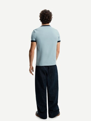 T-Shirt Bershka en bleu