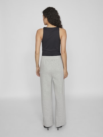 VILA - Pierna ancha Pantalón en gris