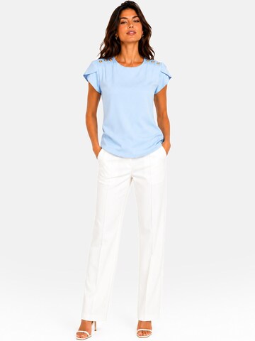 REGINA FASHION Blúzka 'Short Sleeve Blouse with Decorative Shoulder Buttons' - Modrá