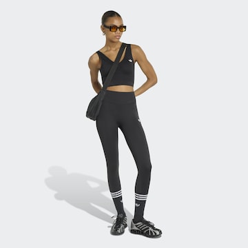 ADIDAS ORIGINALS Skinny Leggingsit 'Essentials' värissä musta