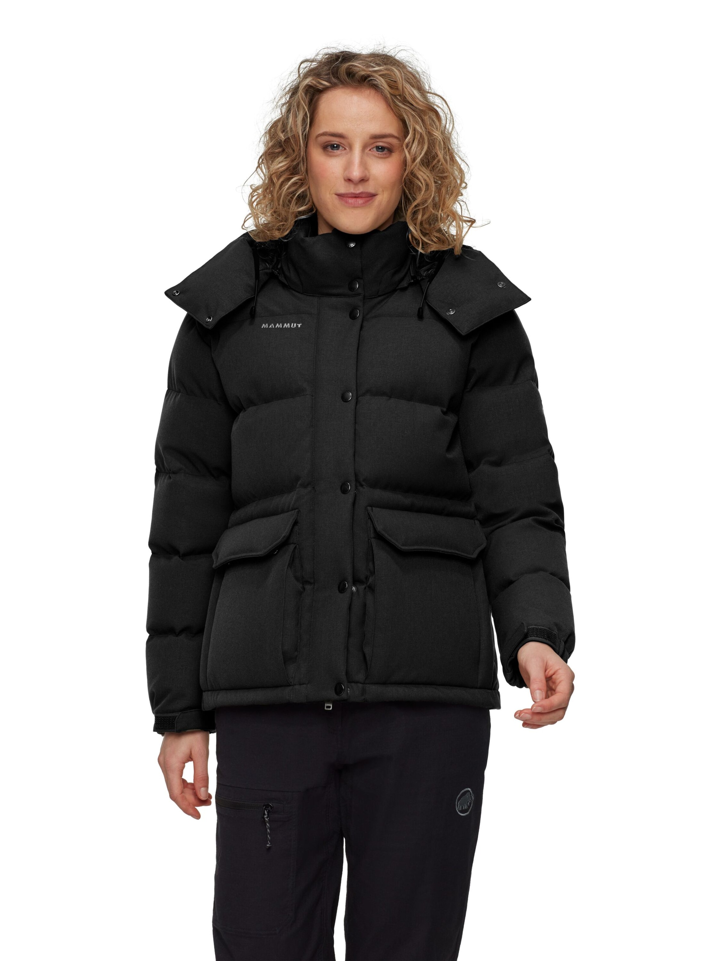 MAMMUT Outdoor Jacket in Black: front