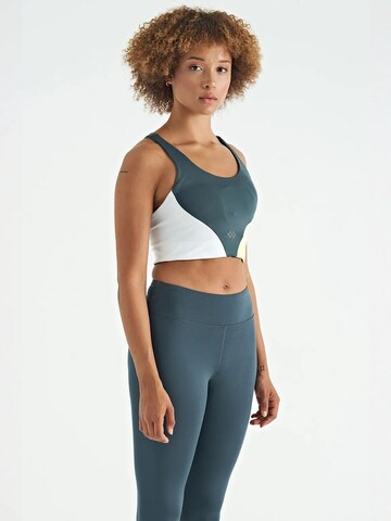 Tommy Life - Top desportivo em verde