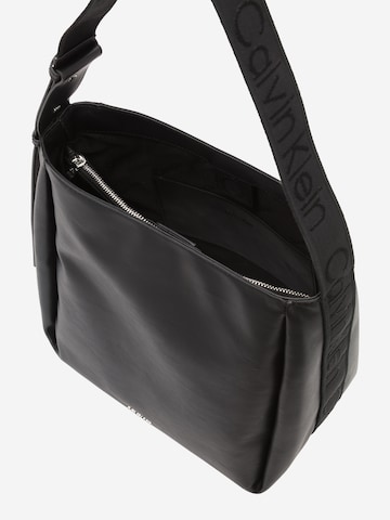 Calvin Klein Наплечная сумка 'Gracie' в Черный