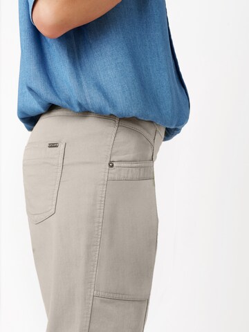 TONI Tapered Pants 'Sue' in Grey