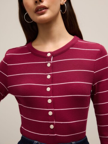 Next Shirt in Red