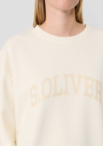 s.Oliver - Sudadera 'Vintage' en beige