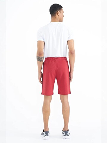 Tommy Life Loose fit Trousers in Red