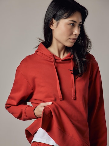 OWN Off With Nature Sweatshirt 'Felpa Felpata con Cappuccio e Spacchi Laterali' in Rood