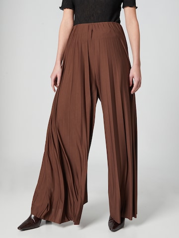 Guido Maria Kretschmer Collection - Pantalón 'Samantha' en marrón: frente
