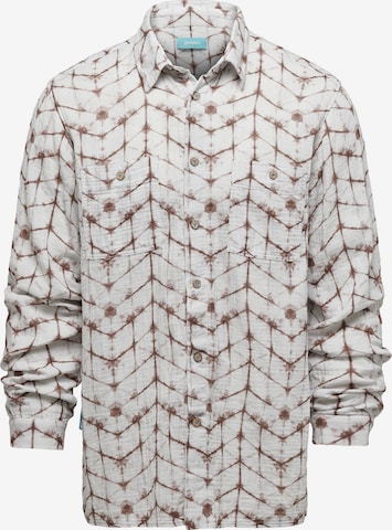Coupe regular Chemise 'Butler Button Up' Pinetime Clothing en blanc : devant