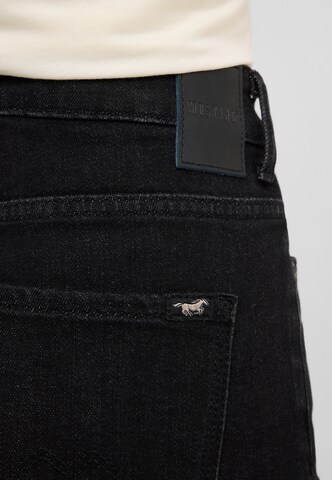 MUSTANG Loosefit Jeans 'Crosby' in Schwarz