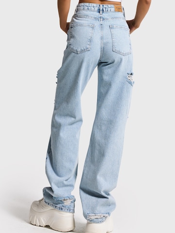 IT'S BASIC Regular Jeans 'RIPPED STRAIGHT MID RISE JEANS' in Blauw