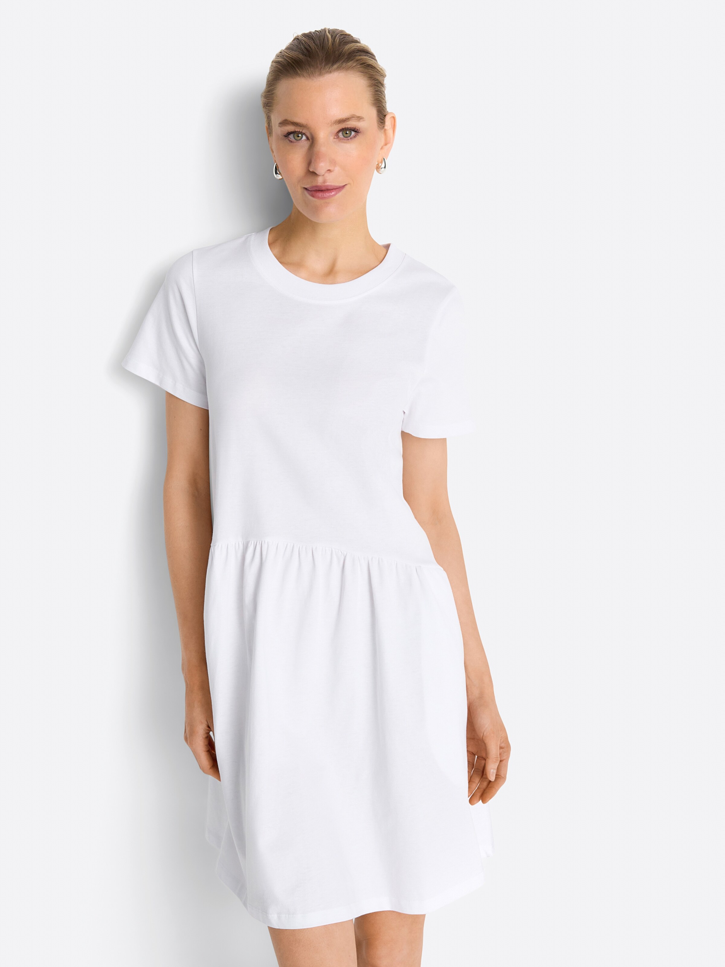 Rich & Royal Платье в Белый: спереди