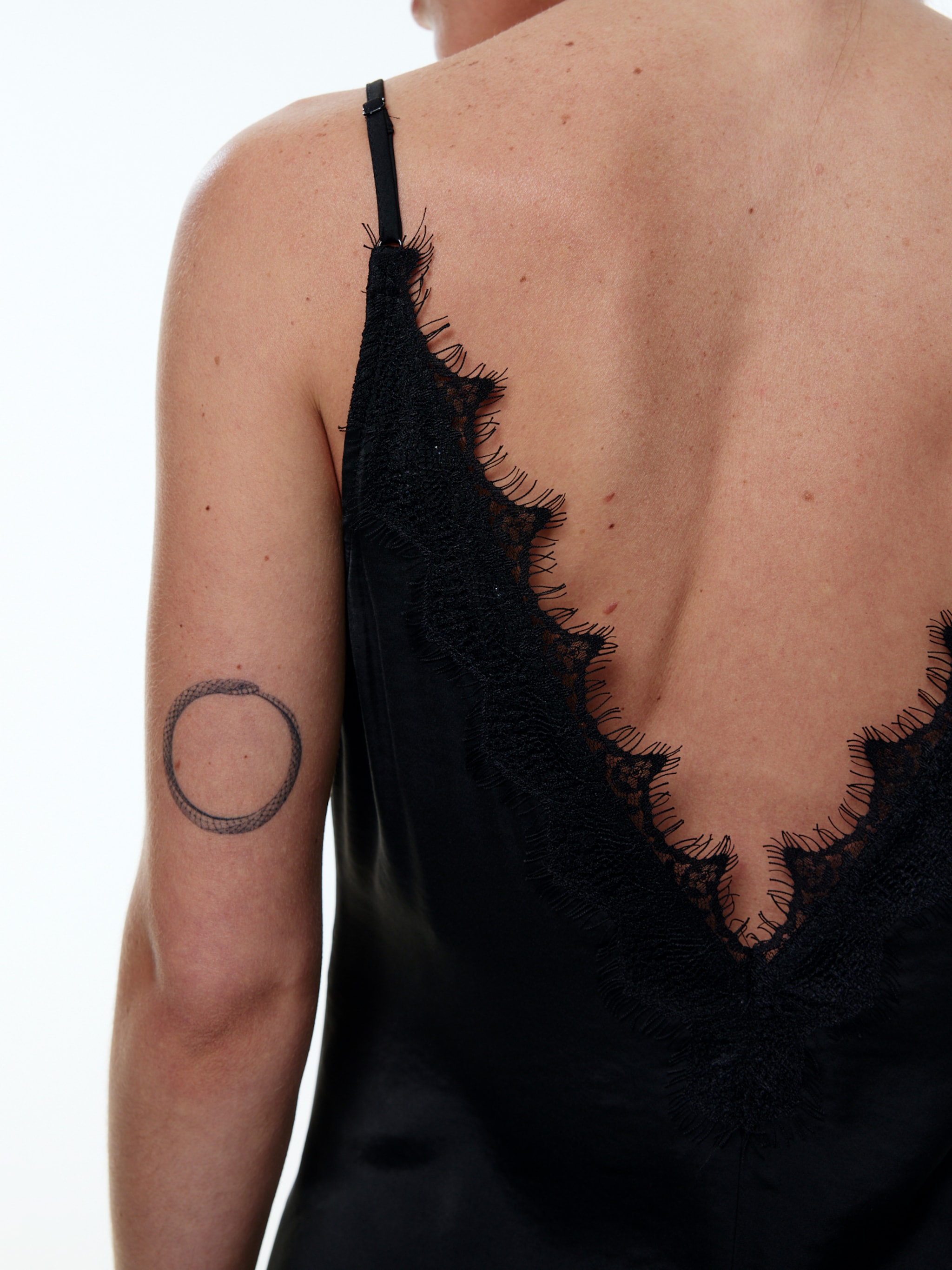 EDITED Produits Robe 'Pandora' noir
