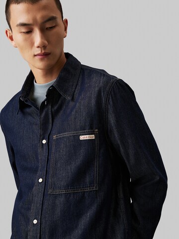 Calvin Klein Jeans Средняя посадка Рубашка в Синий