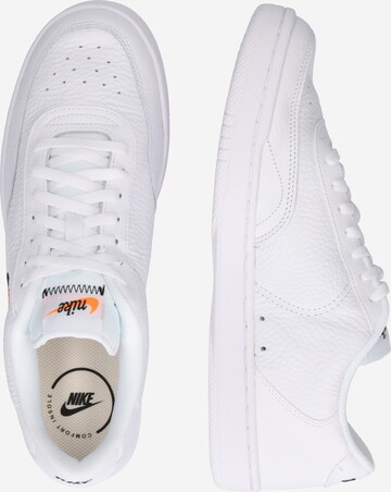 Sneaker bassa 'COURT VINTAGE PREM' di Nike Sportswear in bianco