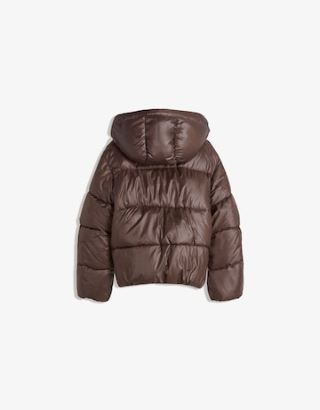 Bershka Talvitakki värissä ruskea