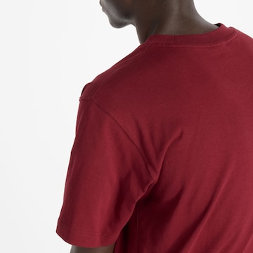T-Shirt 'Athletics' new balance en rouge