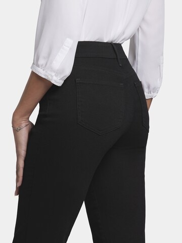 NYDJ Flared Jeans in Zwart
