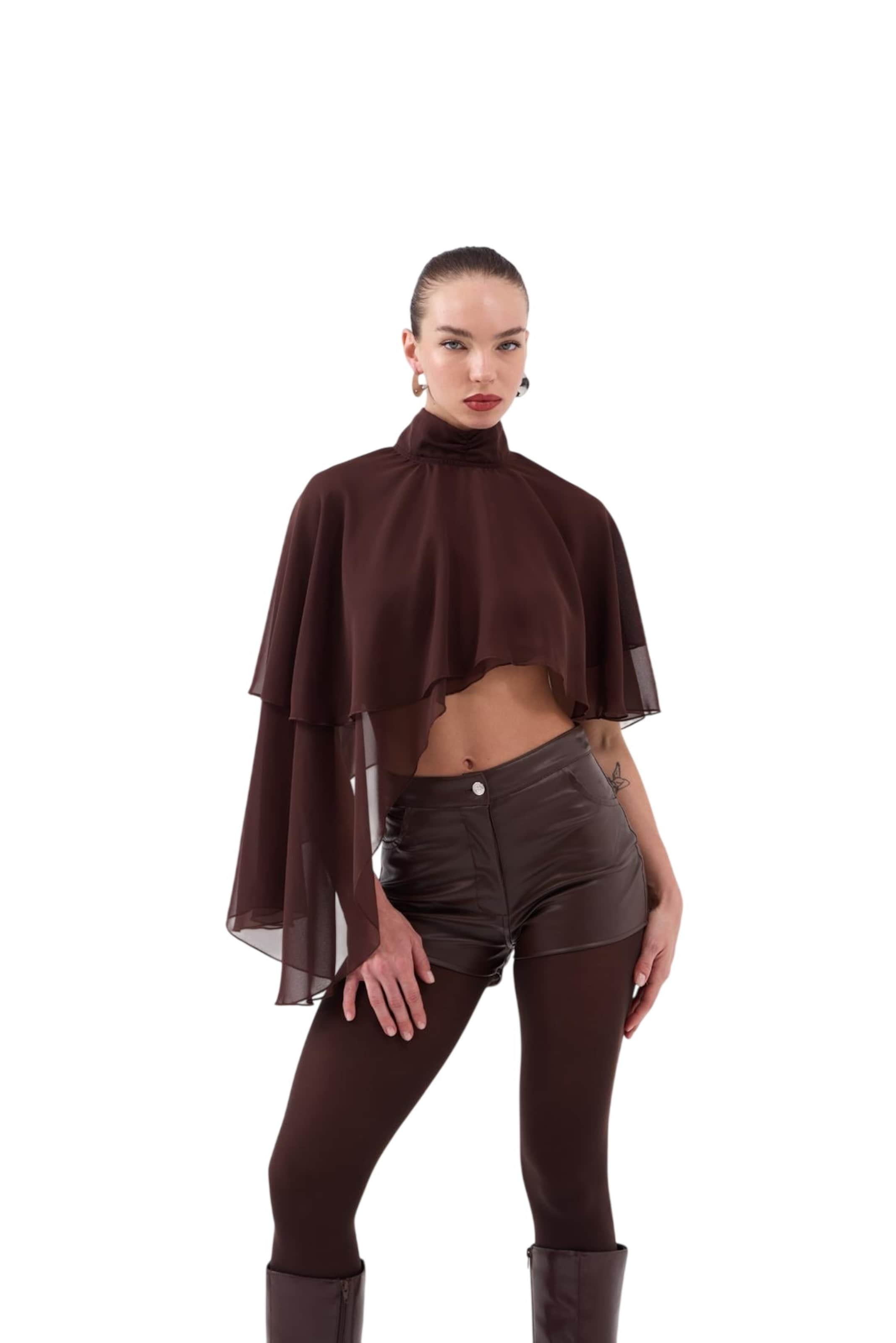 HOLLY LOLLY Bluse in Braun: Vorderseite