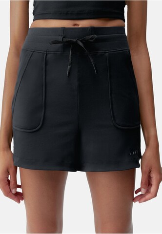 Born Regular Trousers 'Leila' in Black: front