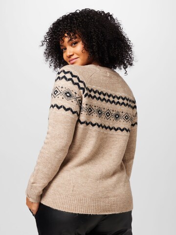 Vero Moda Curve Sweter 'FIFI FAIRISLE' w kolorze beżowy