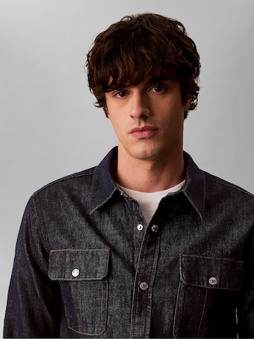 Coupe regular Chemise Calvin Klein Jeans en bleu