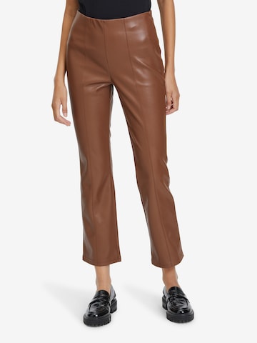 Coupe slim Pantalon Betty Barclay en marron : devant