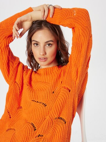 Trendyol Пуловер в оранжево