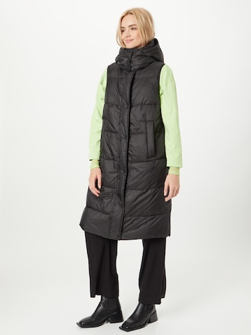 Gilet di Amber & June in nero: frontale