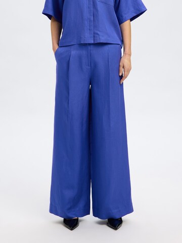 Regular Pantalon à plis 'SLFLyra' SELECTED en bleu : devant