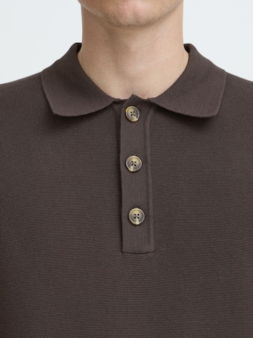 Pullover ' CFABEL ' di Casual Friday in marrone