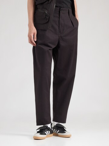 Effilé Pantalon à pince G-STAR en noir : devant